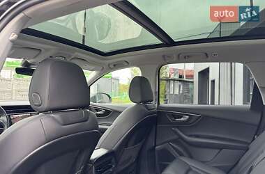 Позашляховик / Кросовер Audi Q7 2022 в 