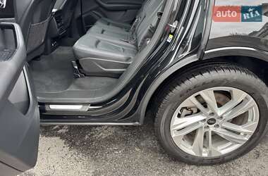 Позашляховик / Кросовер Audi Q7 2022 в 