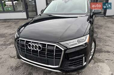 Позашляховик / Кросовер Audi Q7 2022 в 