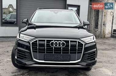 Позашляховик / Кросовер Audi Q7 2022 в 