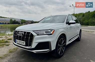 Внедорожник / Кроссовер Audi Q7 2022 в 