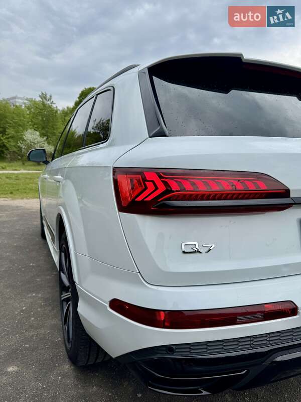 Внедорожник / Кроссовер Audi Q7 2022 в Днепре