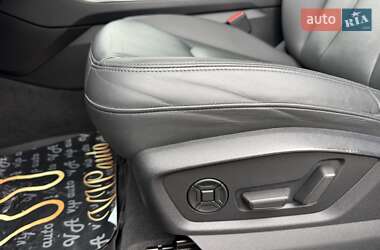 Позашляховик / Кросовер Audi Q7 2022 в 