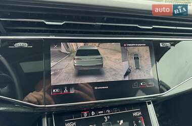 Позашляховик / Кросовер Audi Q7 2022 в 