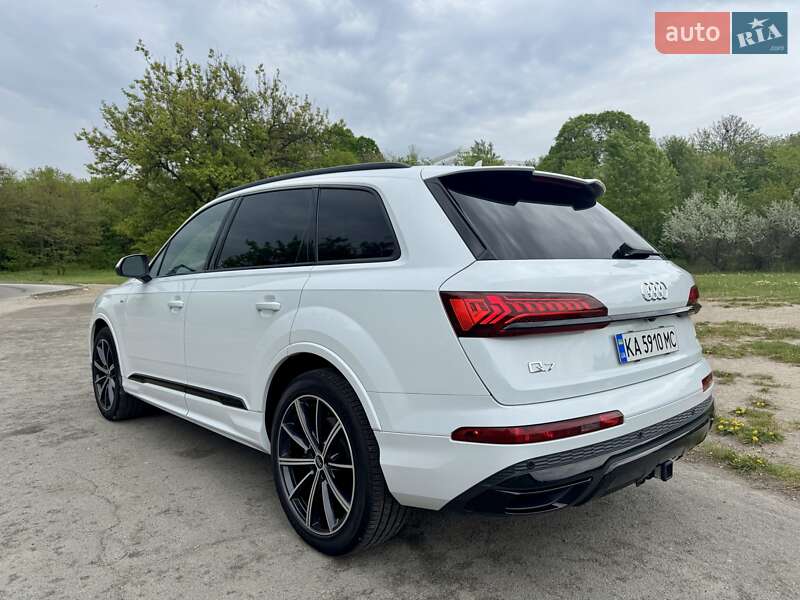 Внедорожник / Кроссовер Audi Q7 2022 в Днепре