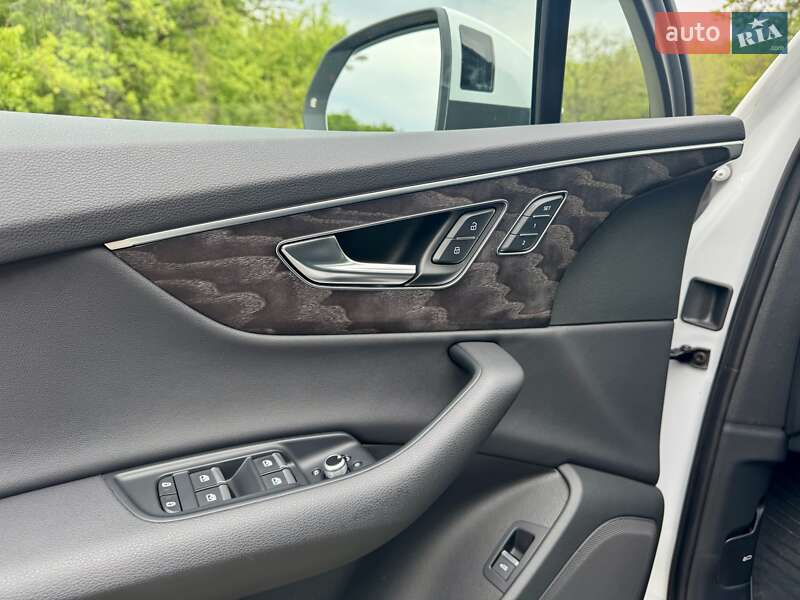 Внедорожник / Кроссовер Audi Q7 2022 в Днепре