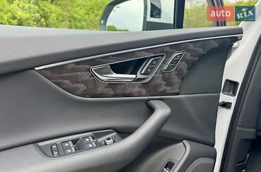 Внедорожник / Кроссовер Audi Q7 2022 в 