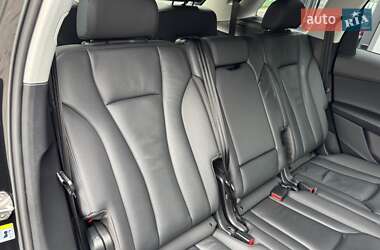 Позашляховик / Кросовер Audi Q7 2022 в 