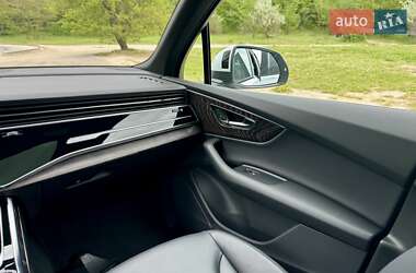 Внедорожник / Кроссовер Audi Q7 2022 в 