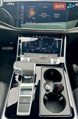 Внедорожник / Кроссовер Audi Q7 2022 в 