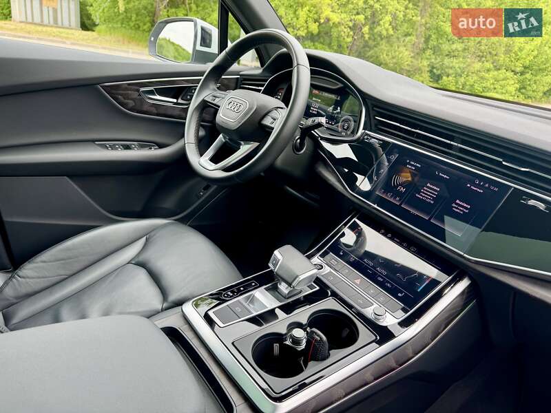 Внедорожник / Кроссовер Audi Q7 2022 в Днепре
