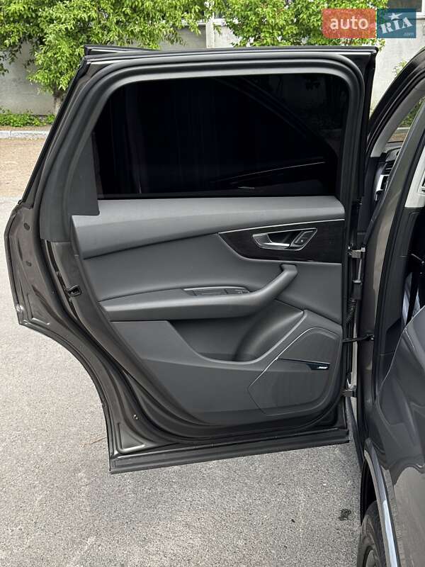 Внедорожник / Кроссовер Audi Q7 2019 в Обухове