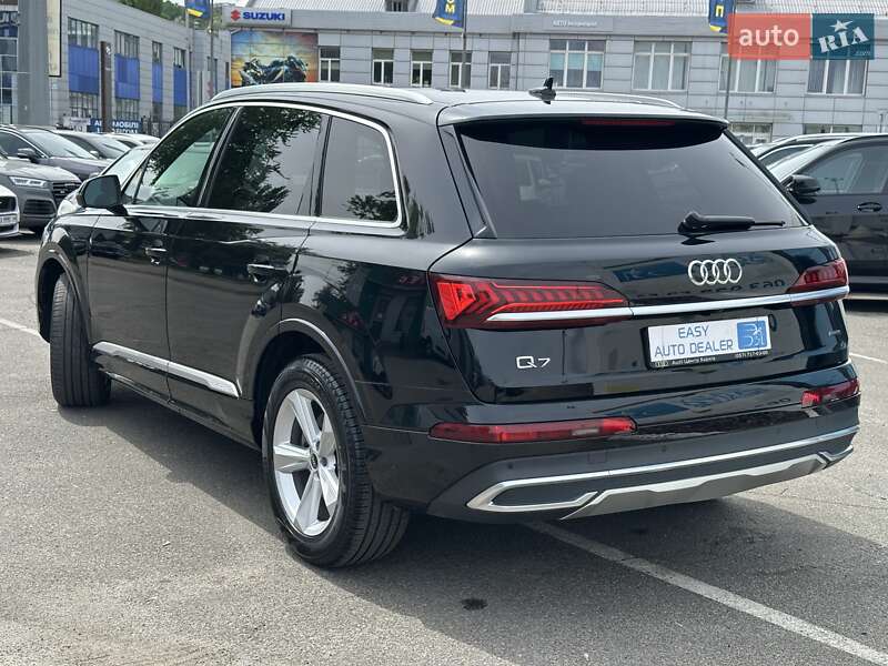 Внедорожник / Кроссовер Audi Q7 2020 в Киеве