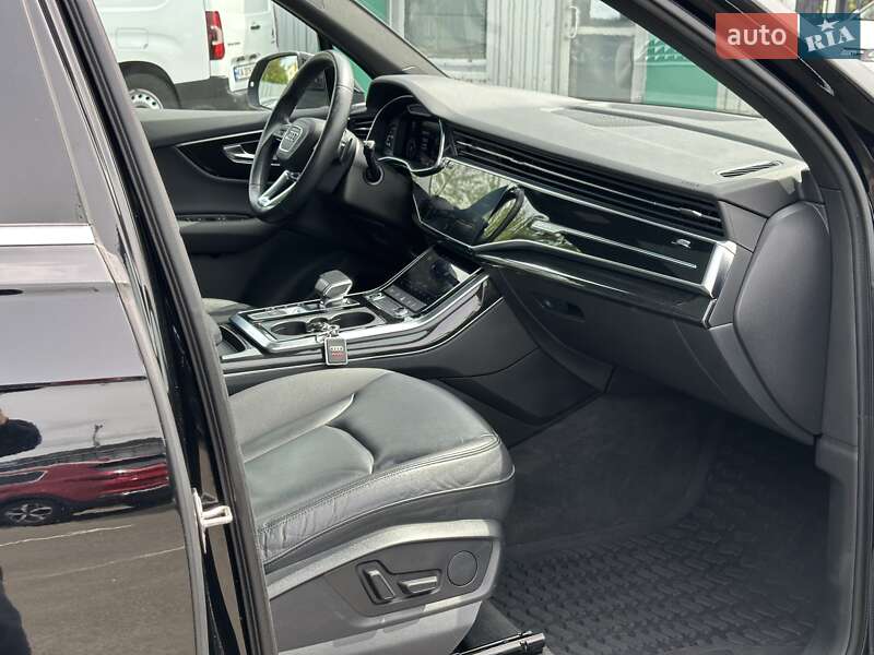 Внедорожник / Кроссовер Audi Q7 2020 в Киеве