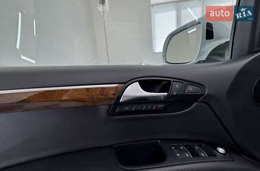 Позашляховик / Кросовер Audi Q7 2013 в 