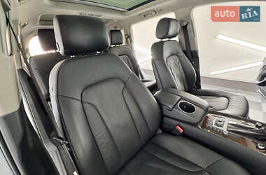 Позашляховик / Кросовер Audi Q7 2013 в 