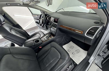Позашляховик / Кросовер Audi Q7 2013 в 