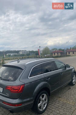 Позашляховик / Кросовер Audi Q7 2013 в 