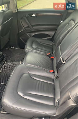 Позашляховик / Кросовер Audi Q7 2013 в 