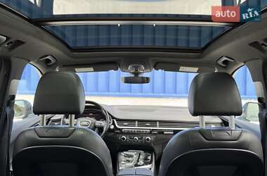 Внедорожник / Кроссовер Audi Q7 2016 в 