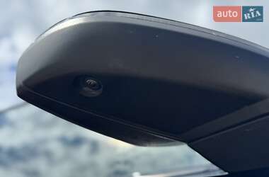 Внедорожник / Кроссовер Audi Q7 2016 в 