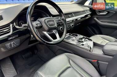 Внедорожник / Кроссовер Audi Q7 2016 в 