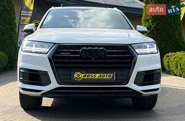 Внедорожник / Кроссовер Audi Q7 2016 в 