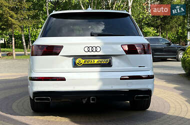 Внедорожник / Кроссовер Audi Q7 2016 в 