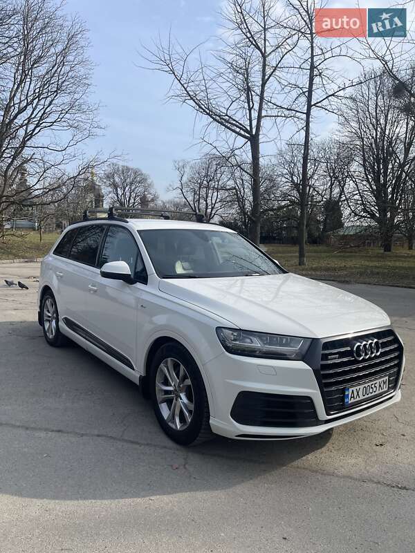 Внедорожник / Кроссовер Audi Q7 2016 в Киеве