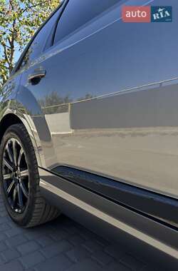 Внедорожник / Кроссовер Audi Q7 2018 в 