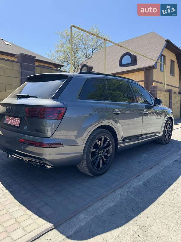 Внедорожник / Кроссовер Audi Q7 2018 в Днепре