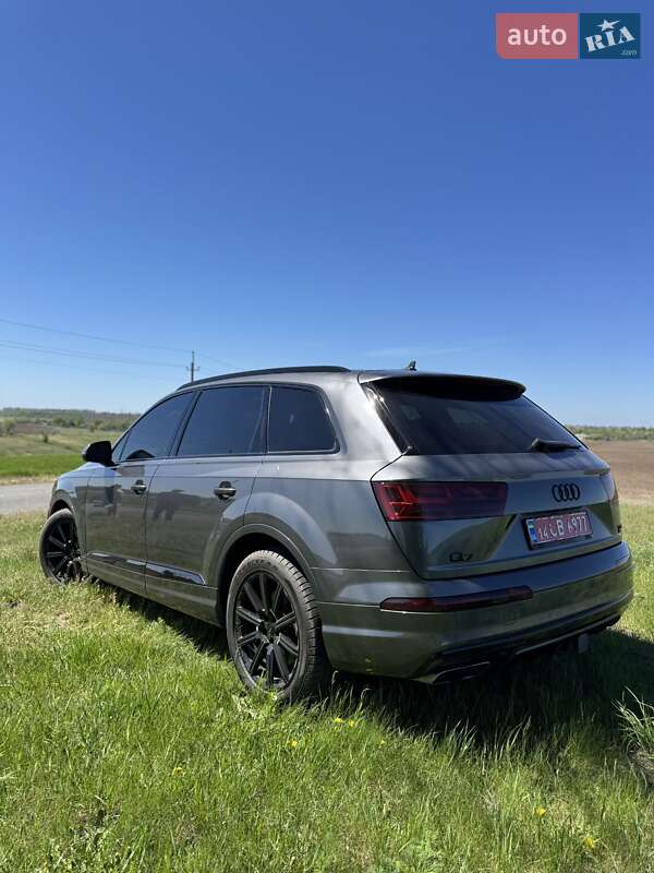 Внедорожник / Кроссовер Audi Q7 2018 в Днепре