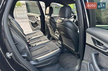 Внедорожник / Кроссовер Audi Q7 2017 в 