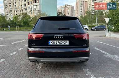 Внедорожник / Кроссовер Audi Q7 2017 в 