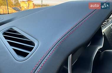 Позашляховик / Кросовер Audi Q7 2024 в 