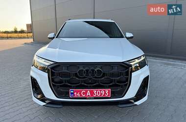 Позашляховик / Кросовер Audi Q7 2024 в 