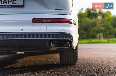 Внедорожник / Кроссовер Audi Q7 2017 в 