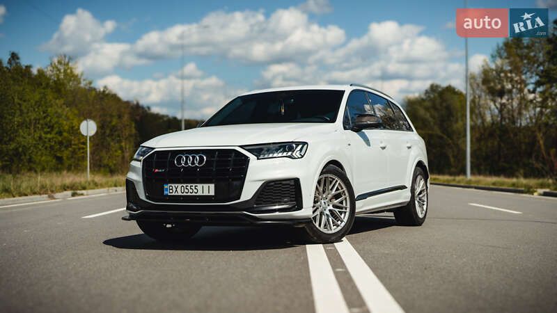 Внедорожник / Кроссовер Audi Q7 2020 в 