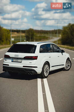 Внедорожник / Кроссовер Audi Q7 2020 в 