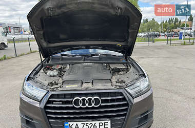 Позашляховик / Кросовер Audi Q7 2017 в 