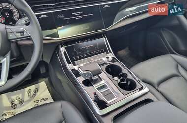 Позашляховик / Кросовер Audi Q7 2021 в 