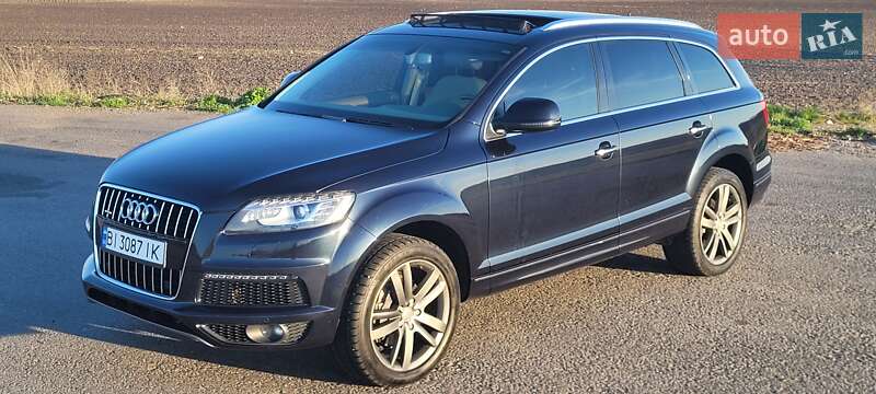 Внедорожник / Кроссовер Audi Q7 2012 в 