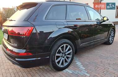 Внедорожник / Кроссовер Audi Q7 2017 в 