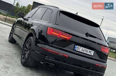 Внедорожник / Кроссовер Audi Q7 2016 в 