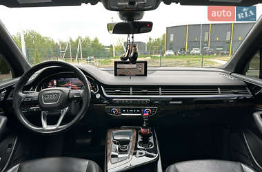 Внедорожник / Кроссовер Audi Q7 2016 в 