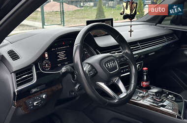 Внедорожник / Кроссовер Audi Q7 2016 в 