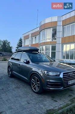 Внедорожник / Кроссовер Audi Q7 2015 в 