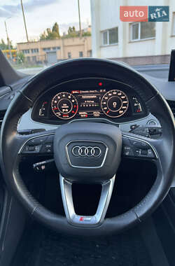 Позашляховик / Кросовер Audi Q7 2017 в 