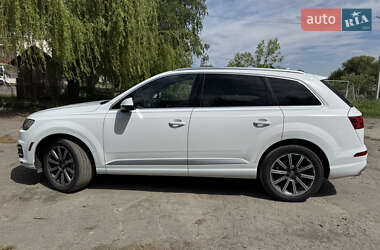 Внедорожник / Кроссовер Audi Q7 2016 в 
