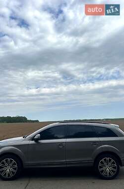 Внедорожник / Кроссовер Audi Q7 2011 в 